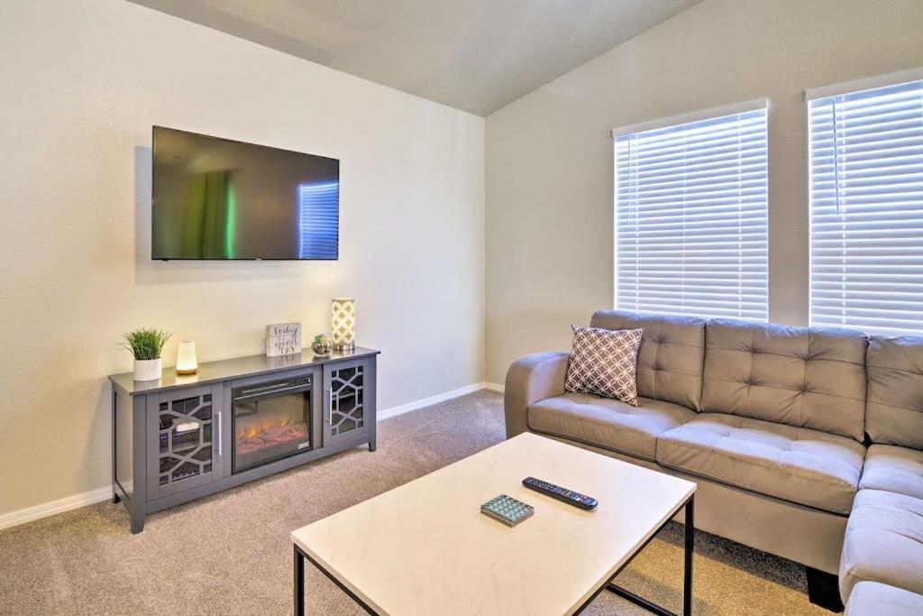 Family Friendly Playroom Garage Caldwell Luaran gambar