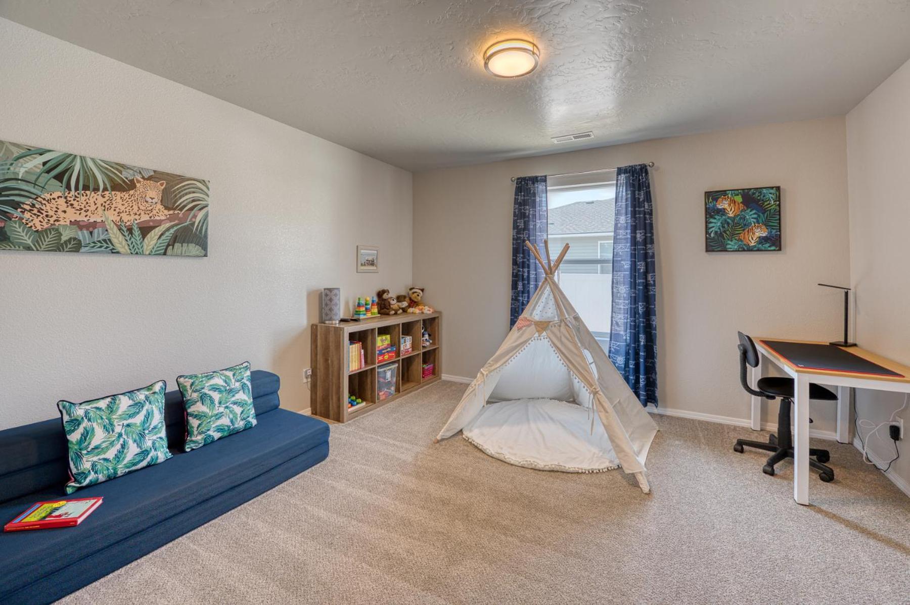 Family Friendly Playroom Garage Caldwell Luaran gambar