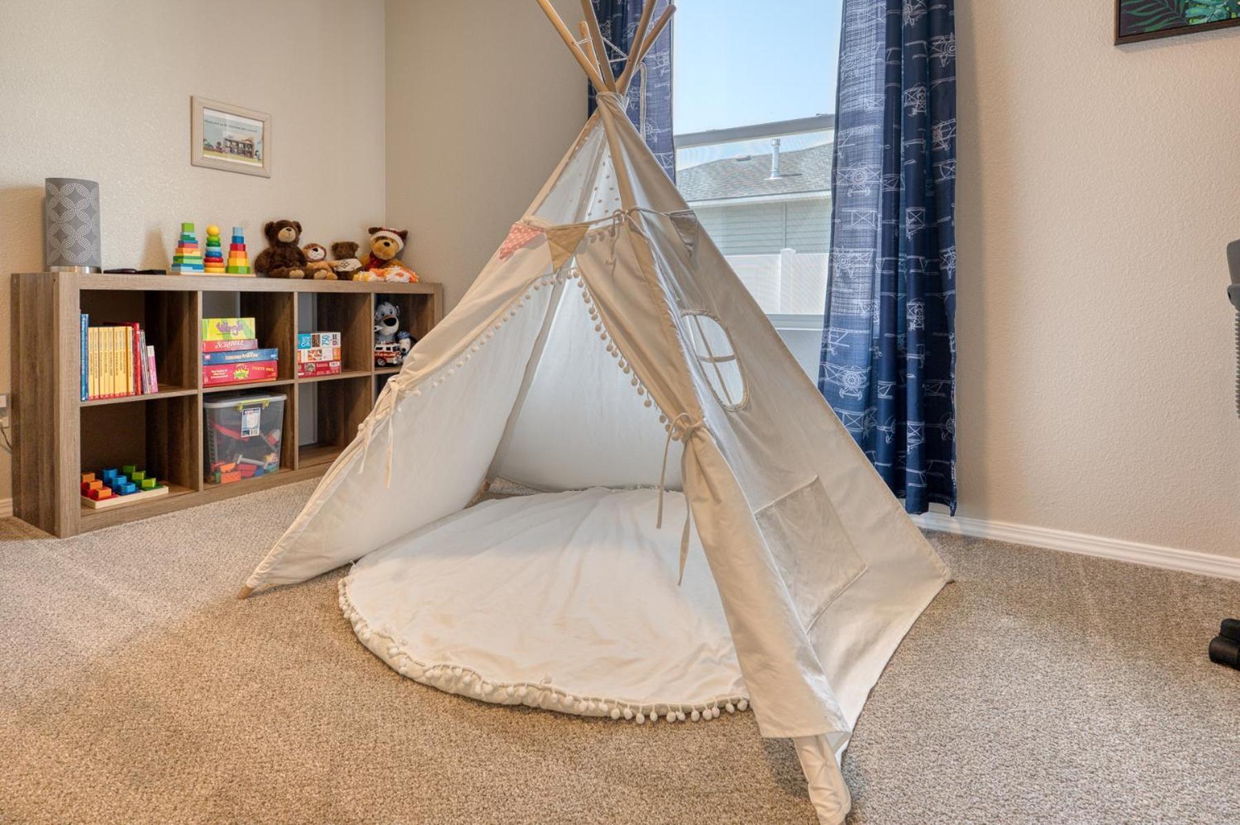 Family Friendly Playroom Garage Caldwell Luaran gambar