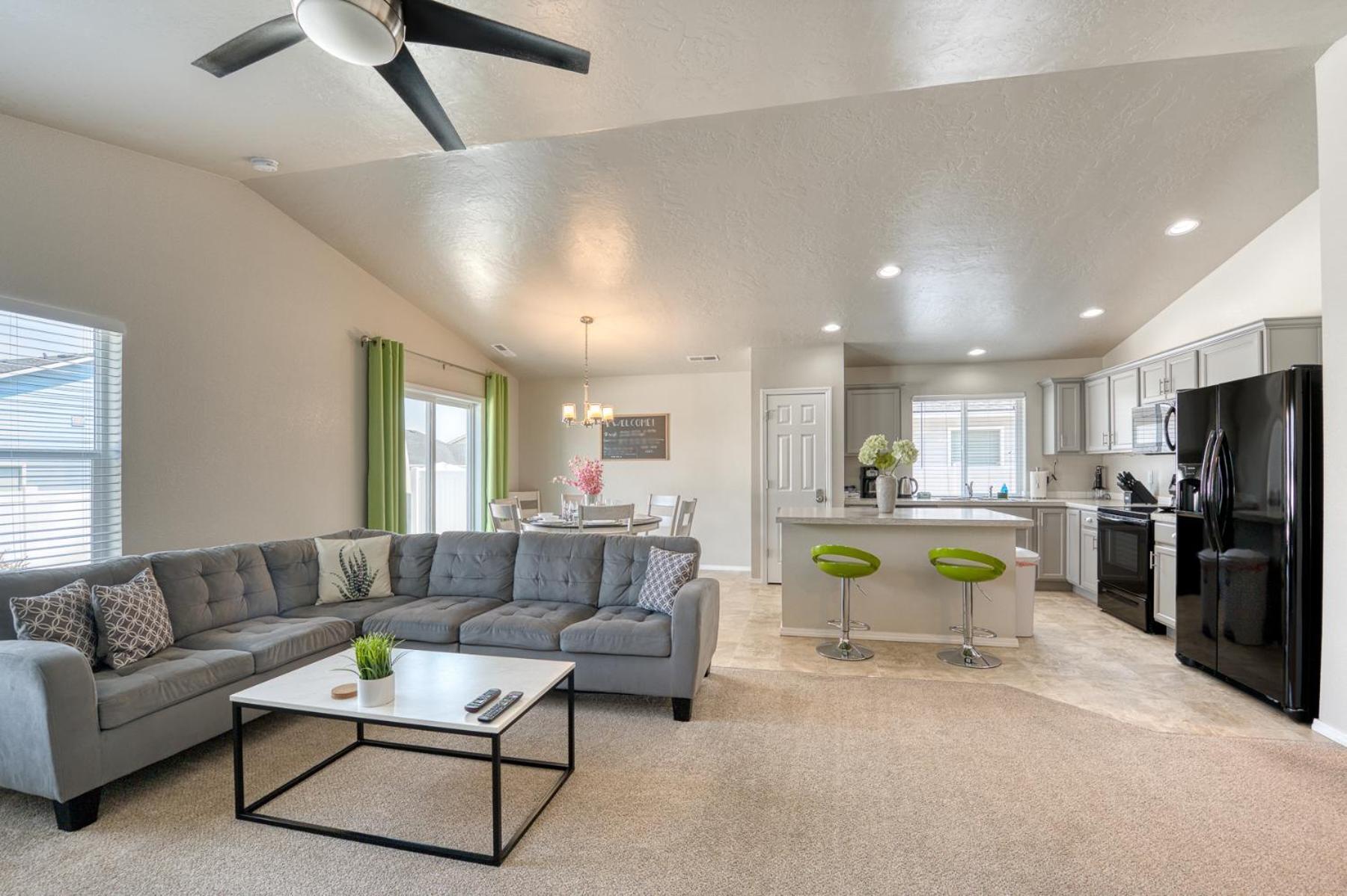 Family Friendly Playroom Garage Caldwell Luaran gambar