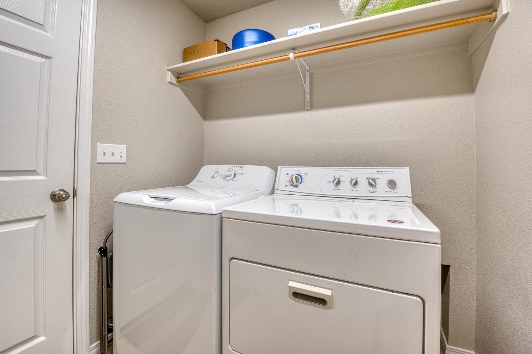 Family Friendly Playroom Garage Caldwell Luaran gambar